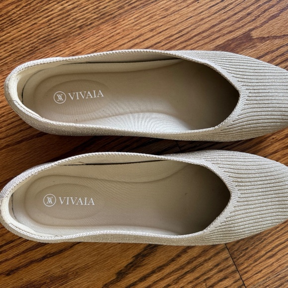Vivaia, size 8, Beige, almond - Picture 1 of 2